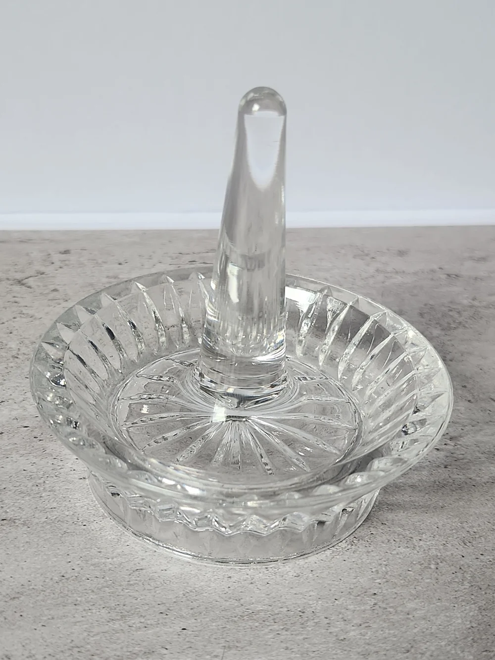Clear Cut Crystal Glass Ring Holder Jewelry Stand - Clear